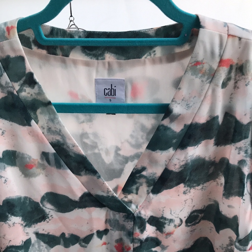 Cabi abstract print short sleeve top